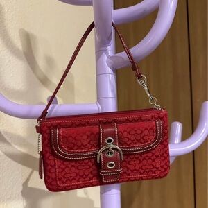 RARE Y2K Coach soho wristlet in signature C